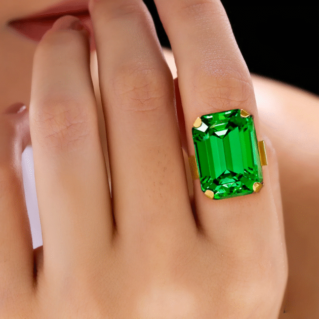 Fioré - Crystal Emerald Ring (Adjustable Size)